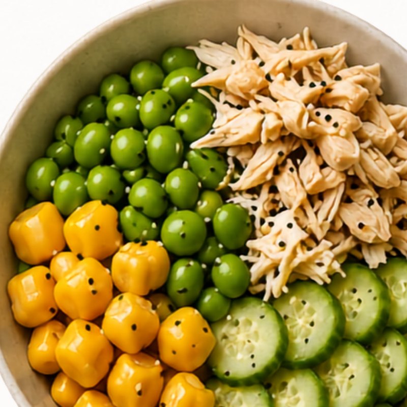 Poké bowl com frango desfiado
